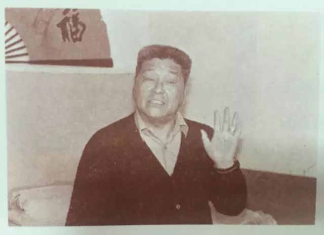 DƬ